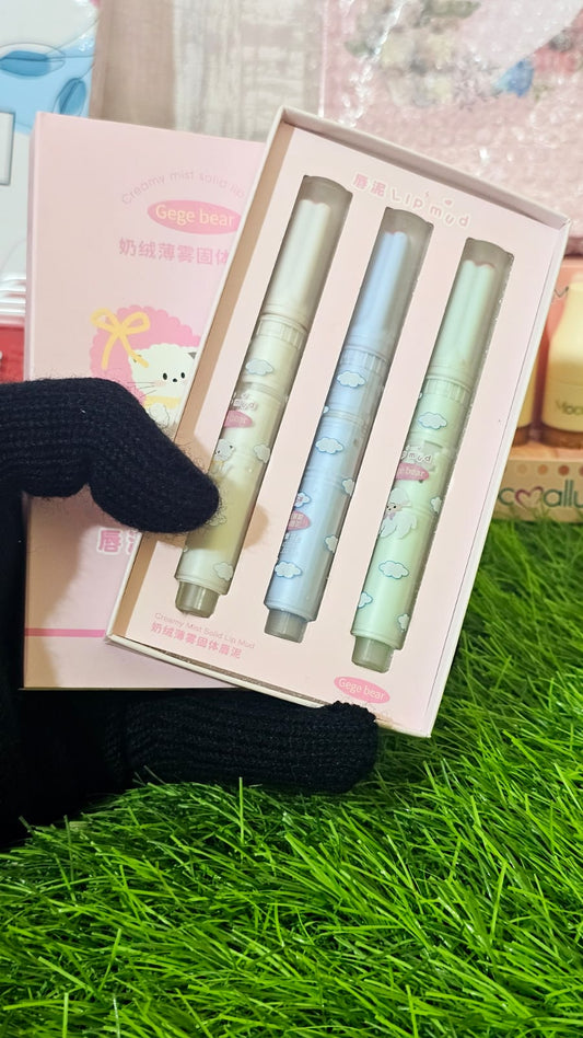 Kawaii heart-shaped lip mud