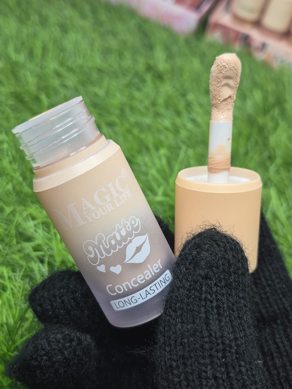 “Blur Kiss Matte Concealer”