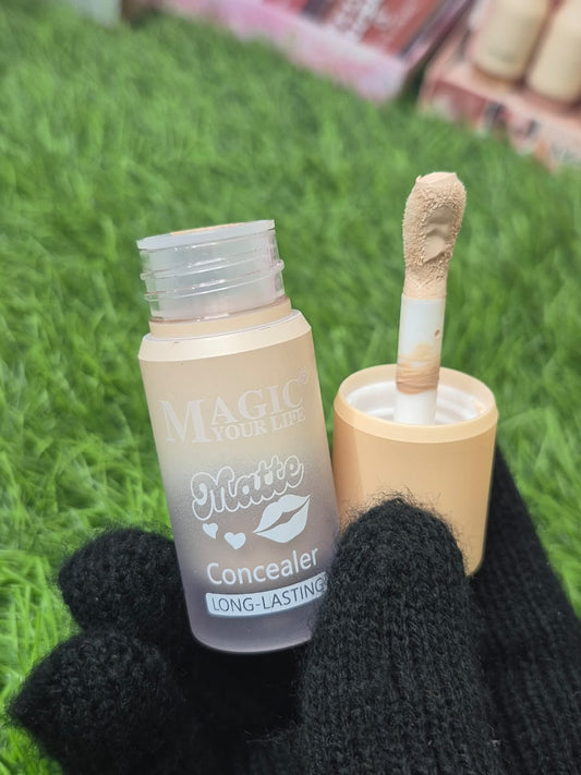 “Blur Kiss Matte Concealer”