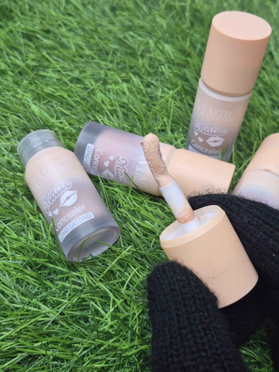 “Blur Kiss Matte Concealer”