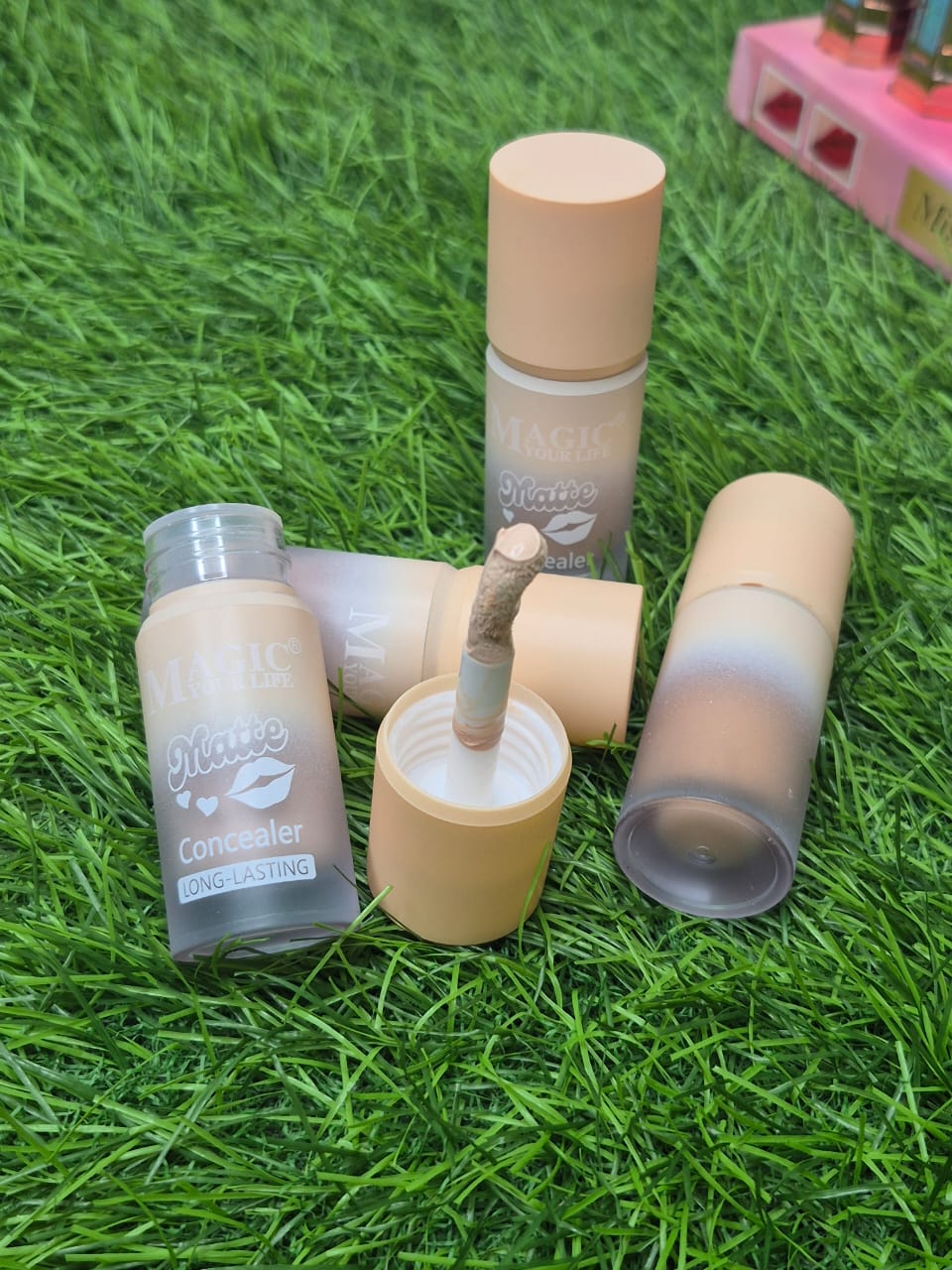 “Blur Kiss Matte Concealer”